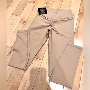 Til You Collapse Effortless Scrunch Leggings